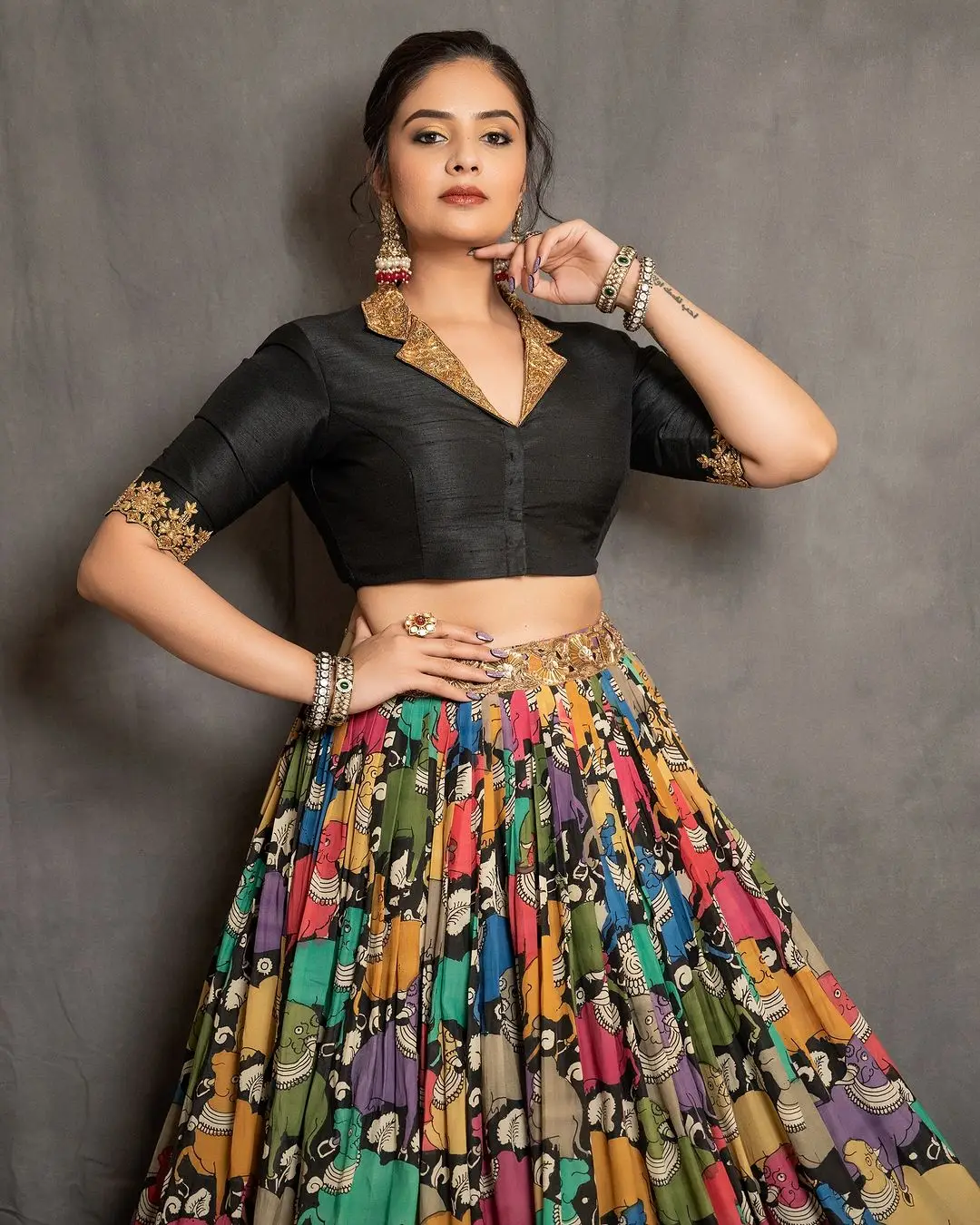 Maa TV Anchor Sreemukhi in Black Lehenga Choli